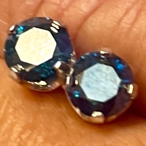 🤩 NWT 1 Carat Natural Blue Diamond Stud Earrings, Solid 14 Karat White Gold - Picture 2 of 11